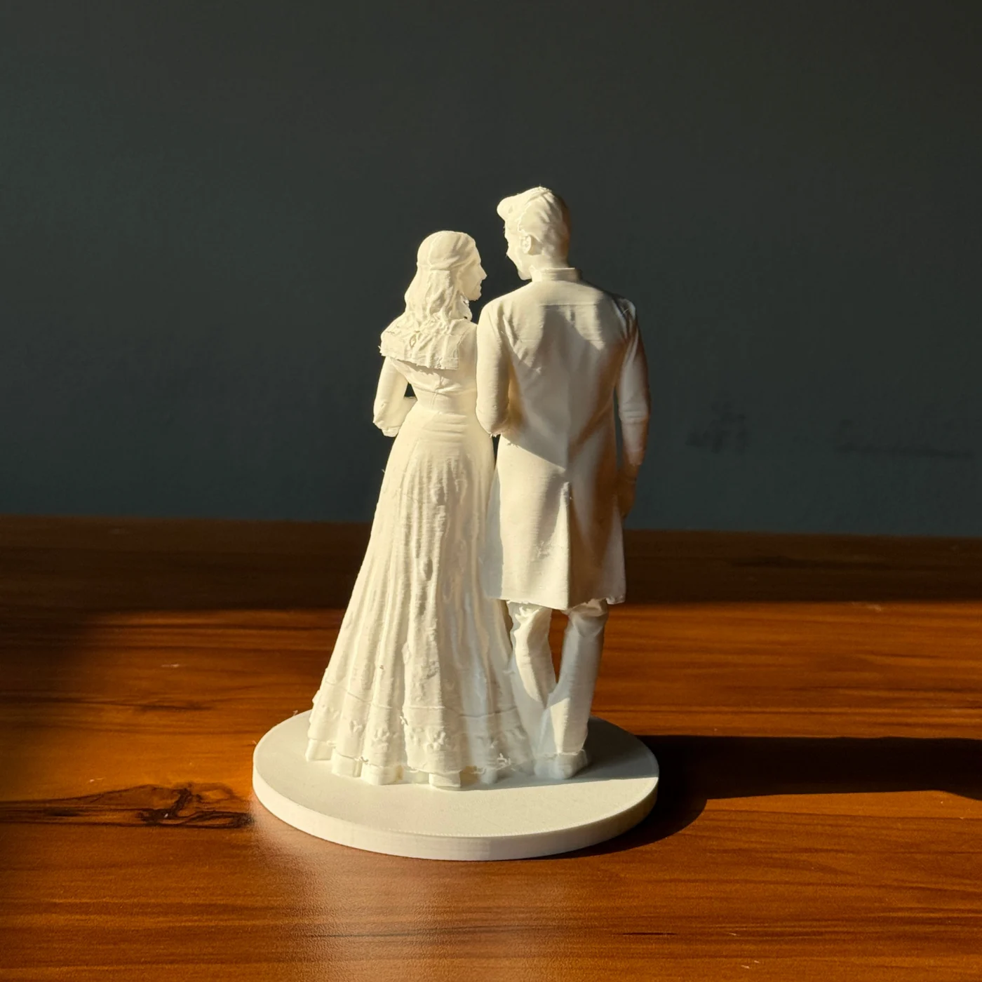 Miniature, back view